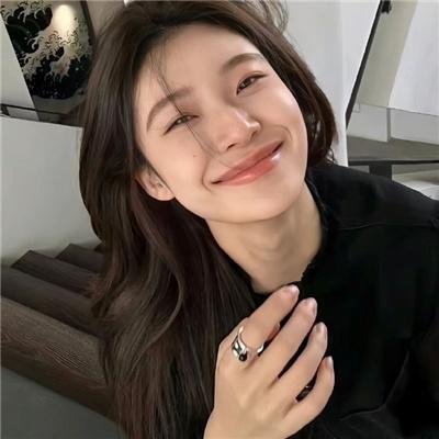 镜中的女孩